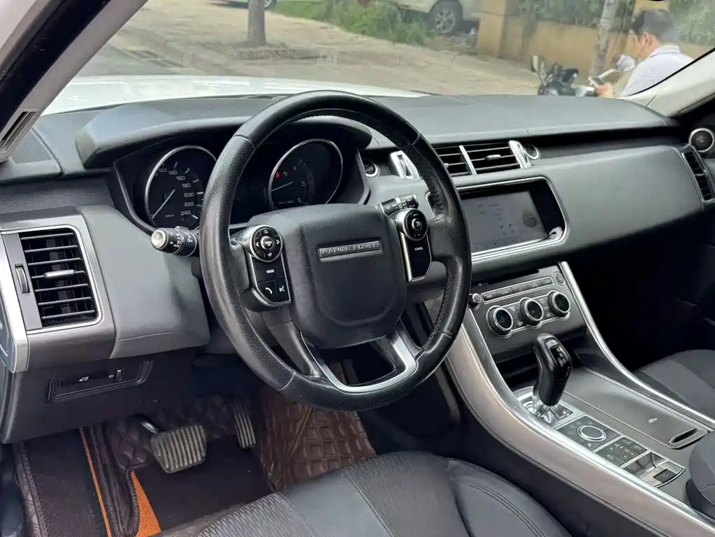 Land Rover Sport 2015