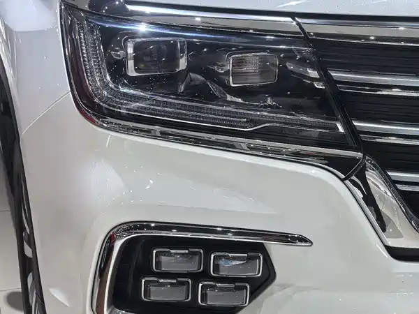 Roewe RX8 2019