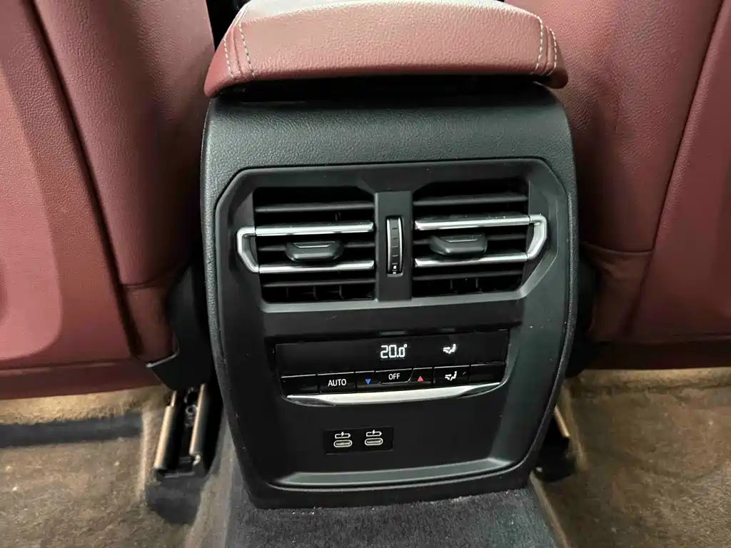 BMW 3 Series 2023 — фото 16