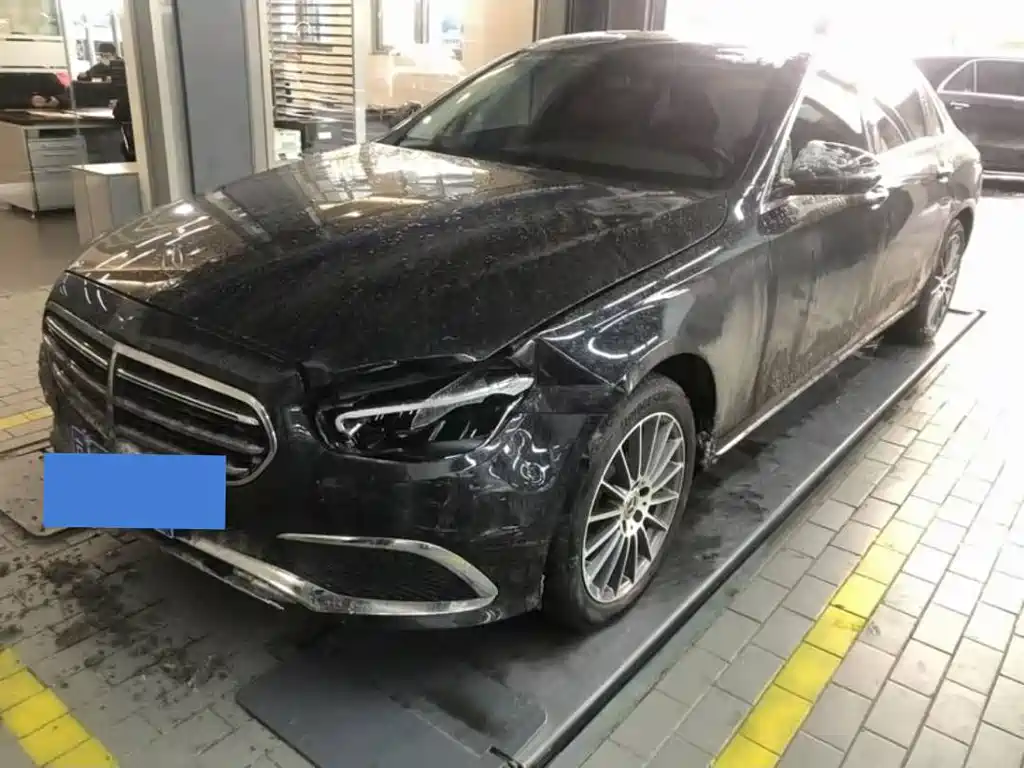 Mercedes-Benz E-Class 2023 — фото 10