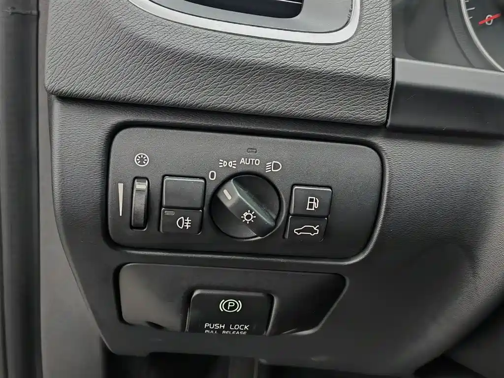 Volvo S60 2013 — фото 21