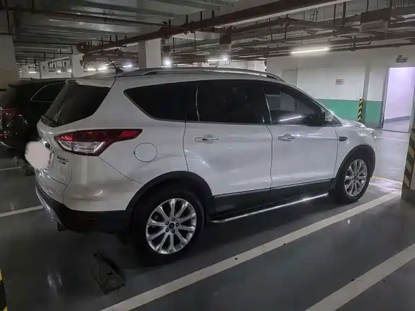 Ford Kuga 2015