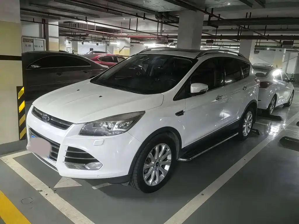 Ford Kuga 2015 — фото 1