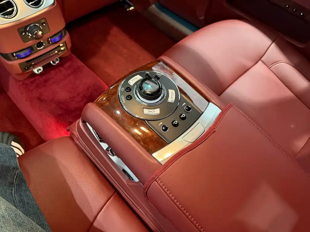 Rolls-Royce Ghost 2013 — фото 20