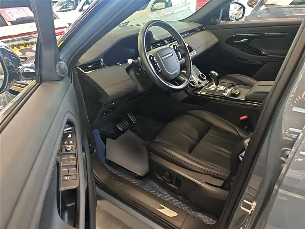 Land Rover Evoque 2021 — фото 16