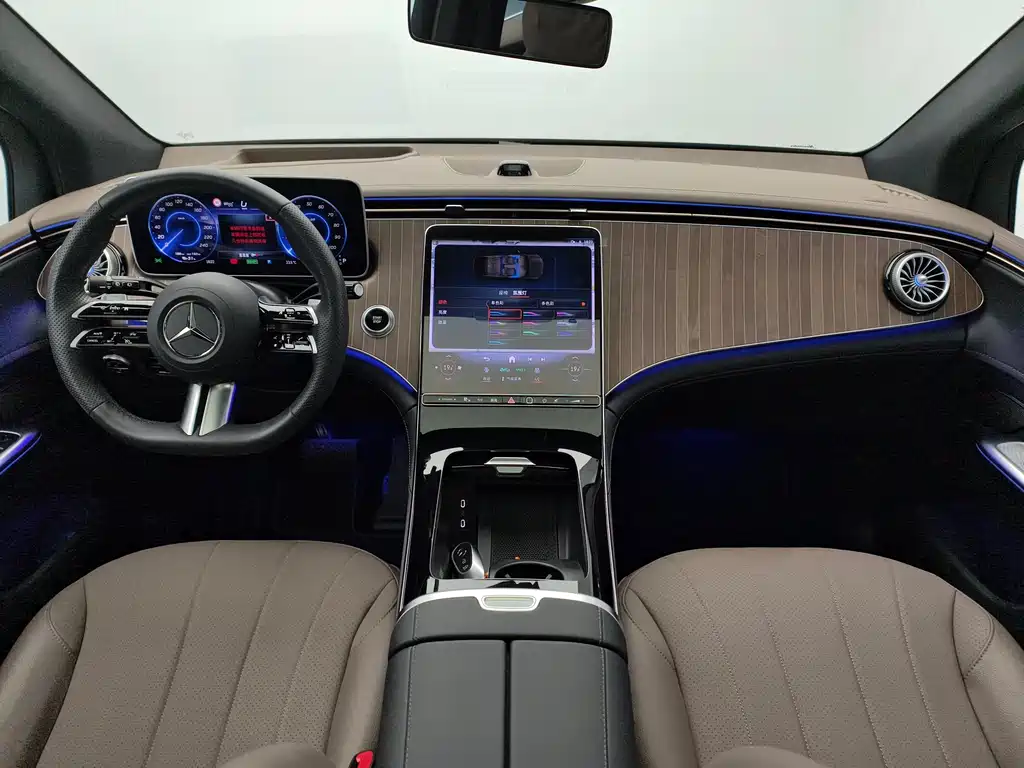Mercedes-Benz EQE SUV 2025 — фото 15