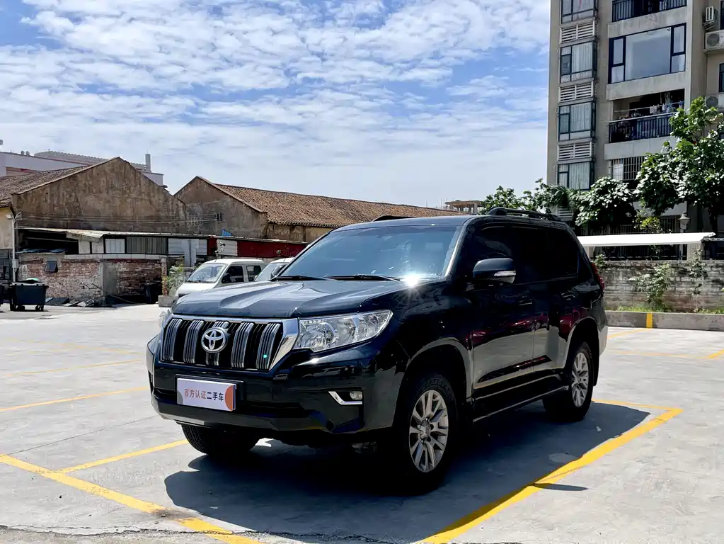 Toyota Prado 2019 — фото 1