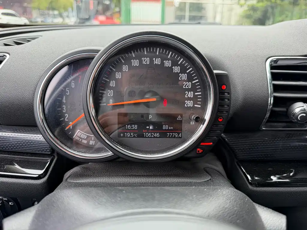 MINI Clubman 2016 — фото 15