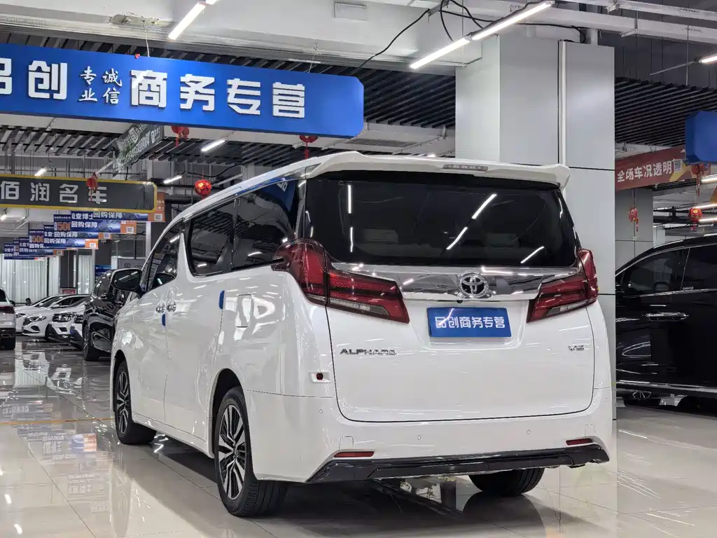 Toyota Alphard 2019 — фото 7