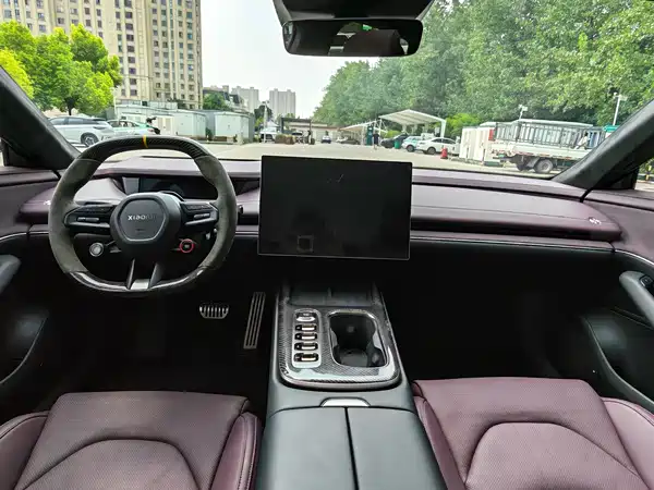 Xiaomi SU7 2025