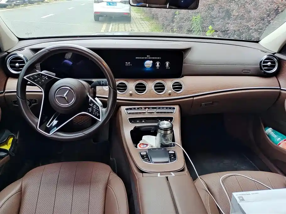 Mercedes-Benz E-Class 2023 — фото 12