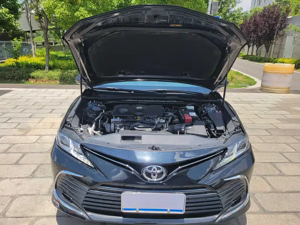 Toyota Camry 2023 — фото 23