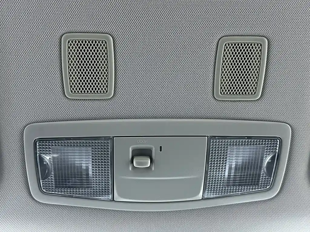 Mitsubishi Outlander 2022 — фото 17