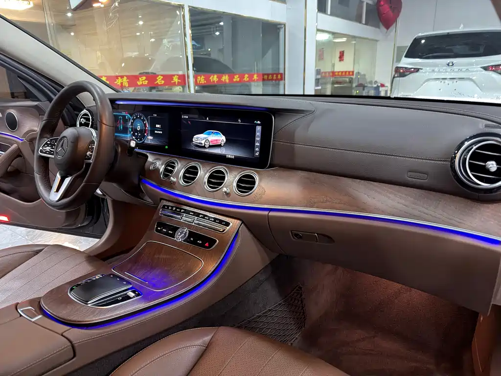 Mercedes-Benz E-Class 2019 — фото 11