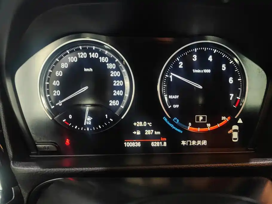BMW 1 Series 2022 — фото 14