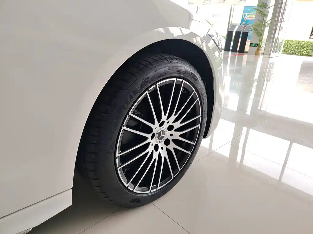 Mercedes-Benz C-Class 2023 — фото 11