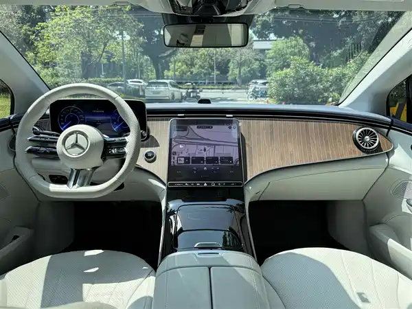 Mercedes-Benz EQE 2022