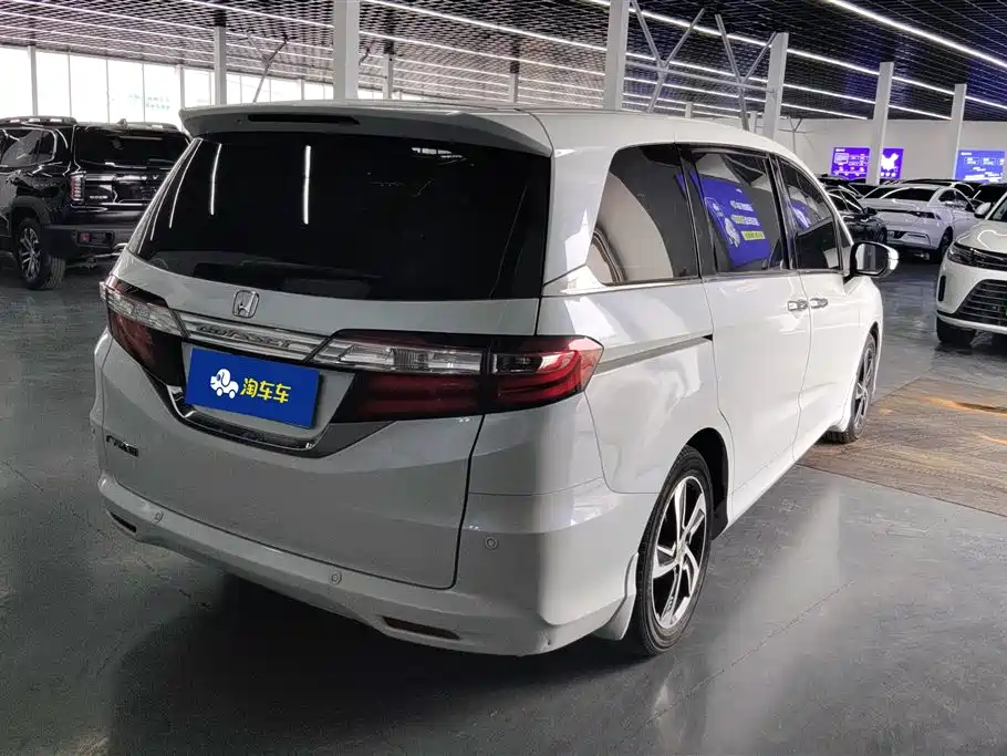 Honda Odyssey 2016 — фото 3