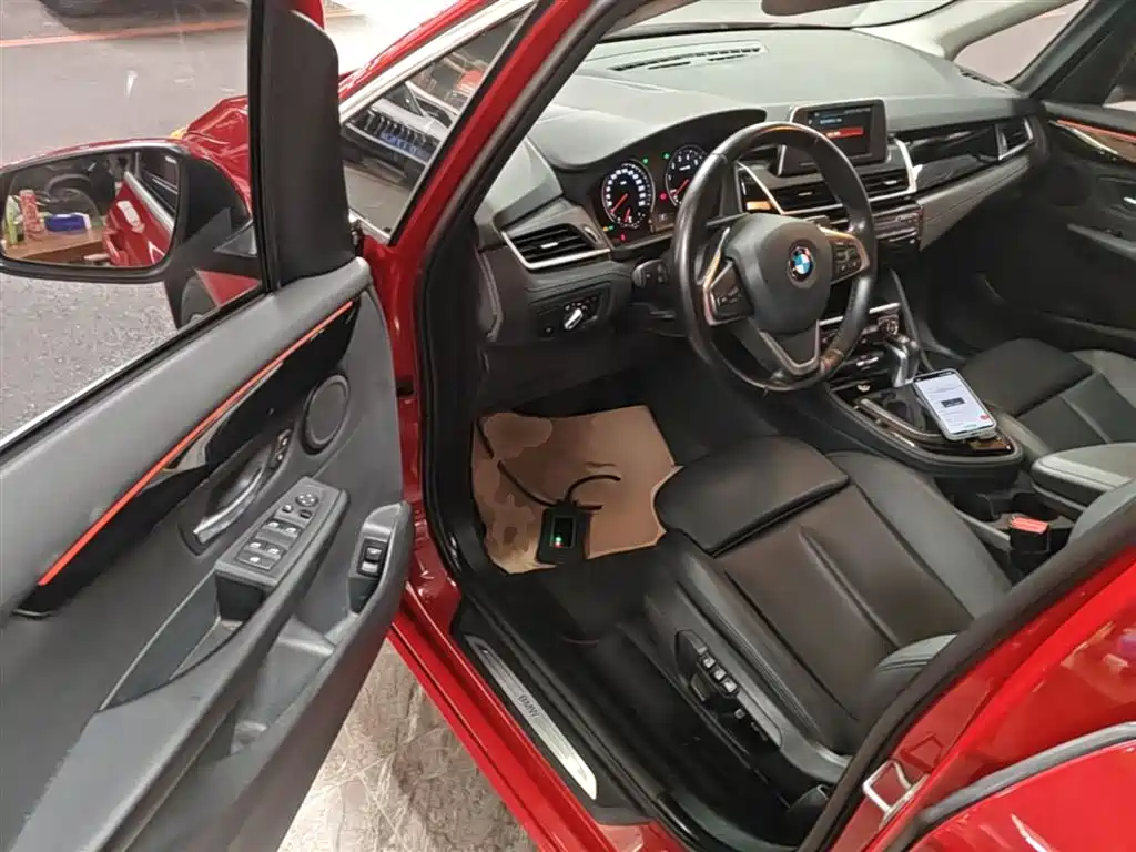BMW 2 Series Active Tourer 2018 — фото 16