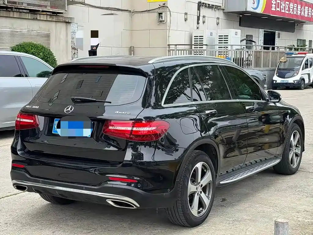 Mercedes-Benz GLC 2017 — фото 16