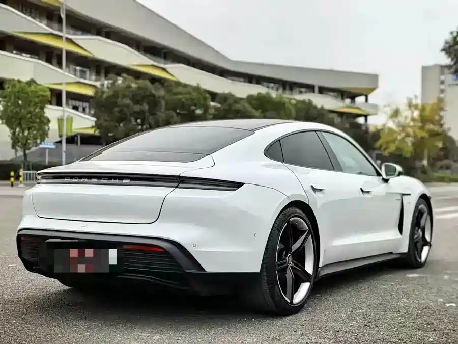 Porsche Taycan 2020 — фото 10