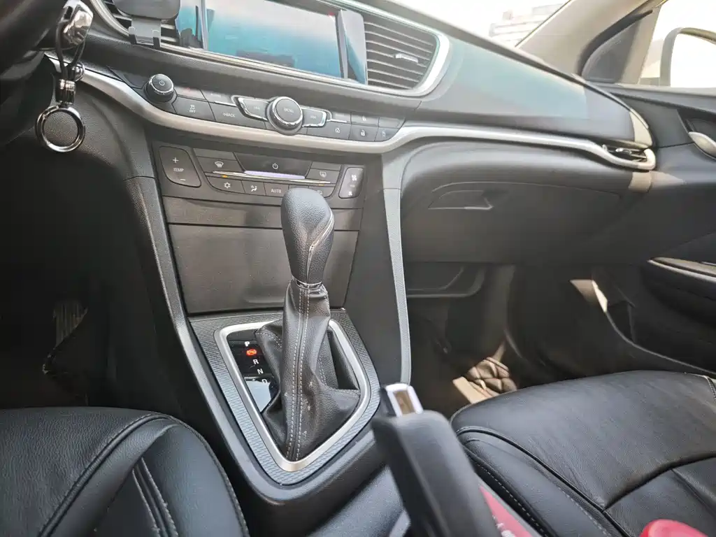 Buick Excelle 2019 — фото 12