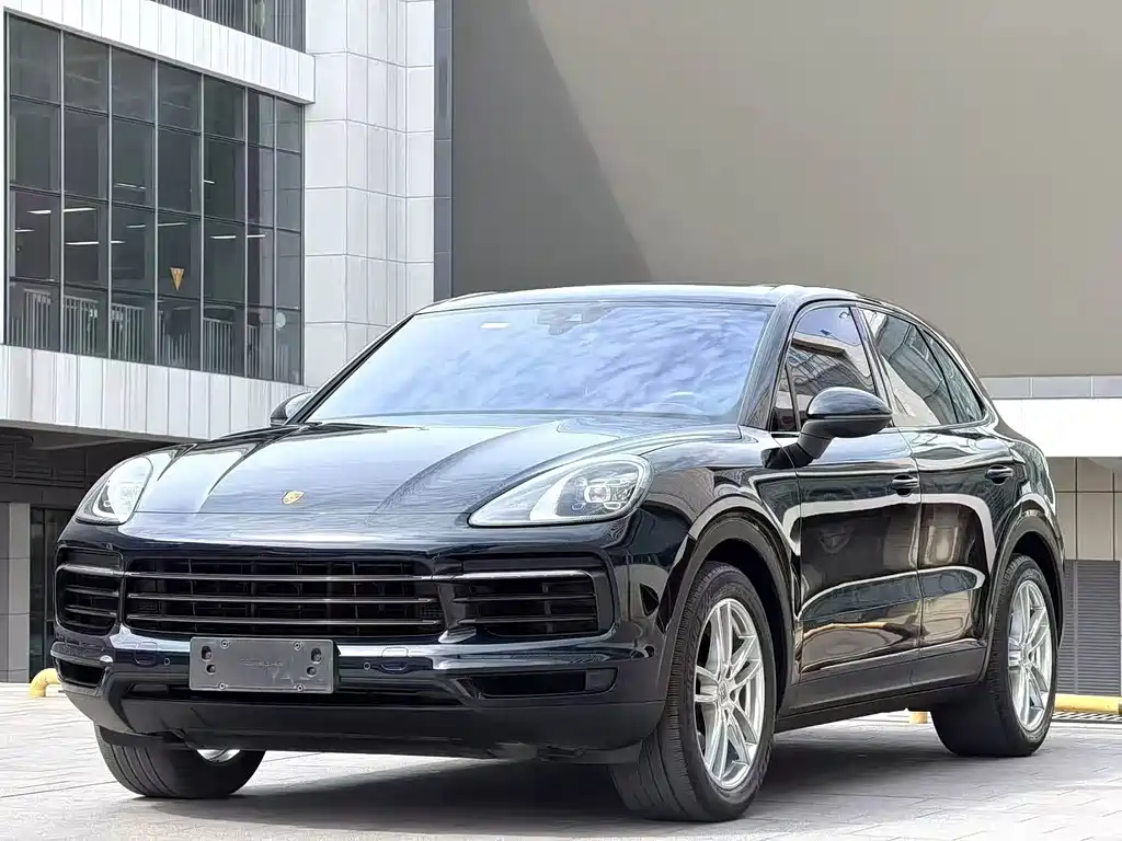 Porsche Cayenne 2020 — фото 1