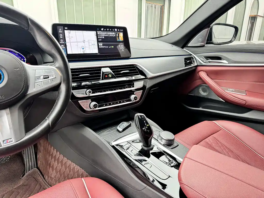 BMW 5 Series New Energy 2023 — фото 8