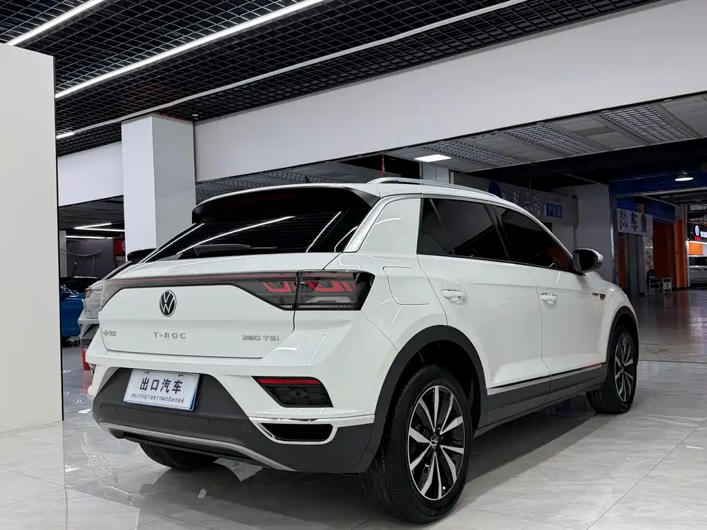 Volkswagen T-Roc 2024