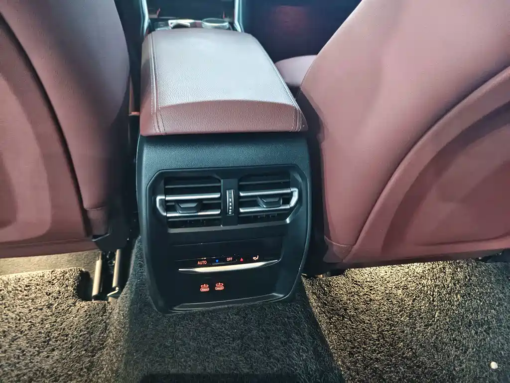 BMW i3 2024 — фото 12