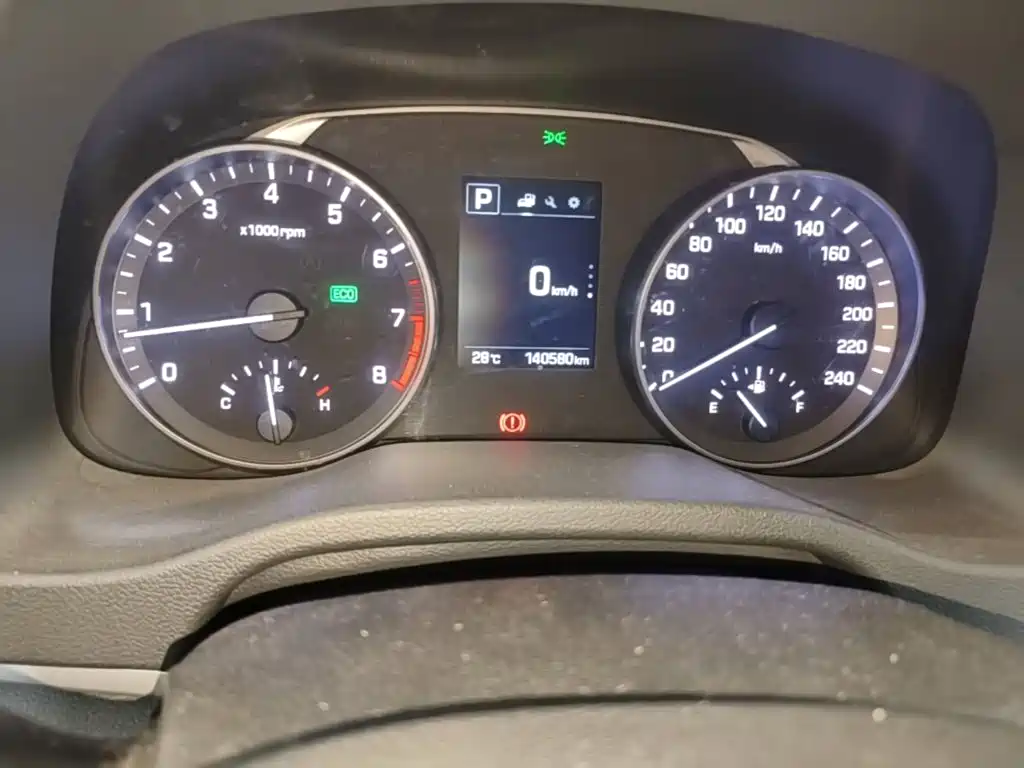 Hyundai Elantra 2016 — фото 12