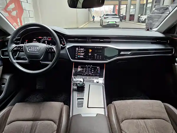Audi A7L 2024