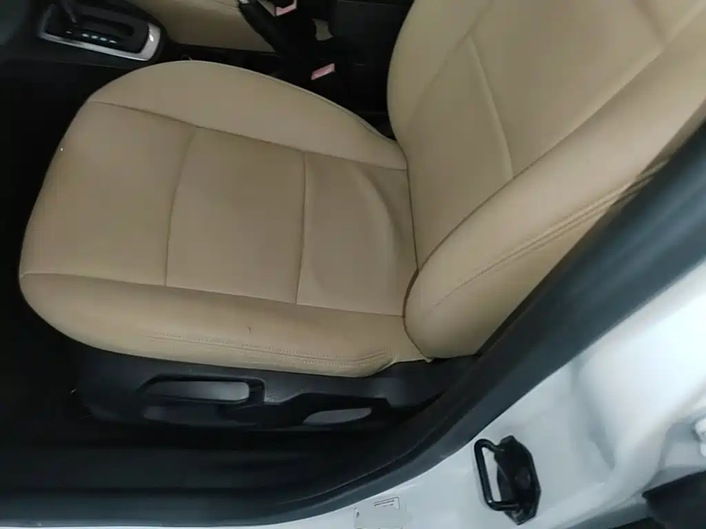 Ford Fiesta 2015 — фото 15