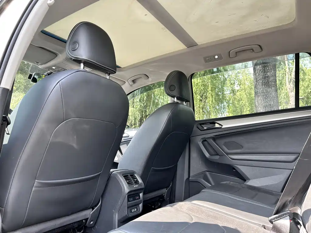 Volkswagen Tiguan L 2017 — фото 12