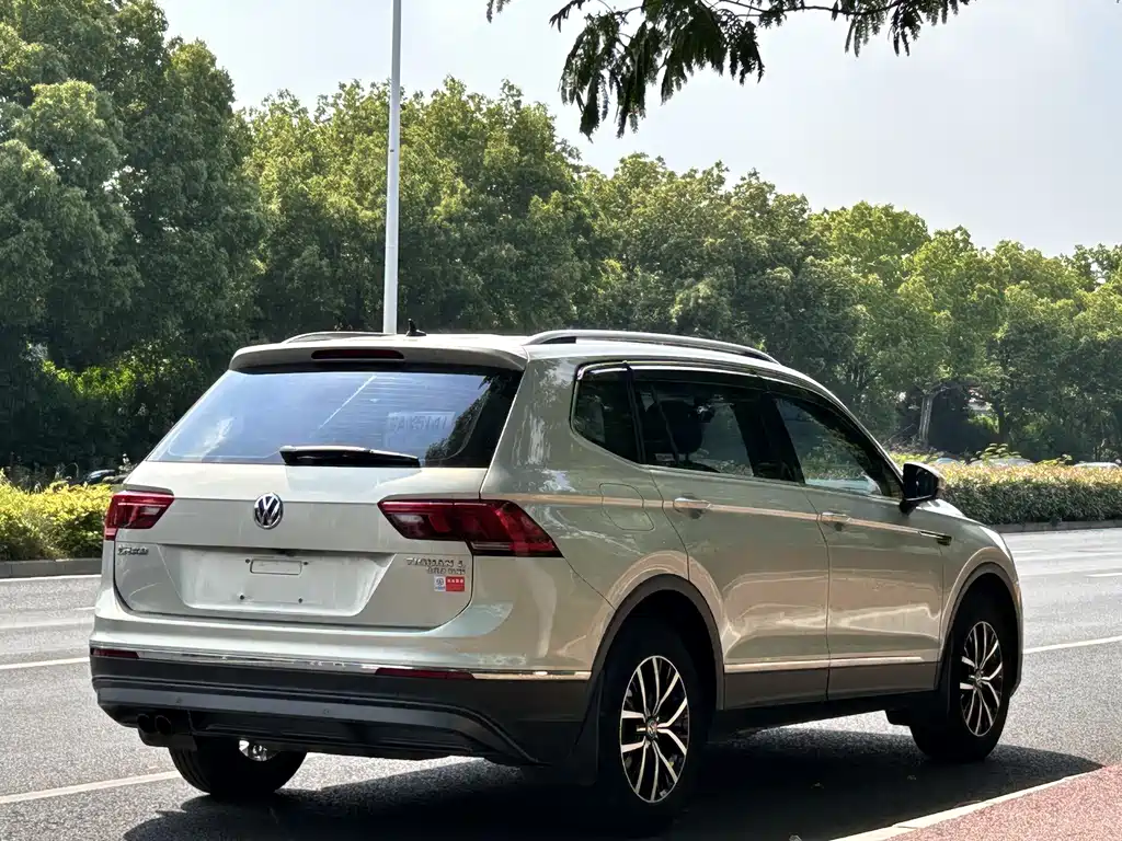 Volkswagen Tiguan L 2017 — фото 16