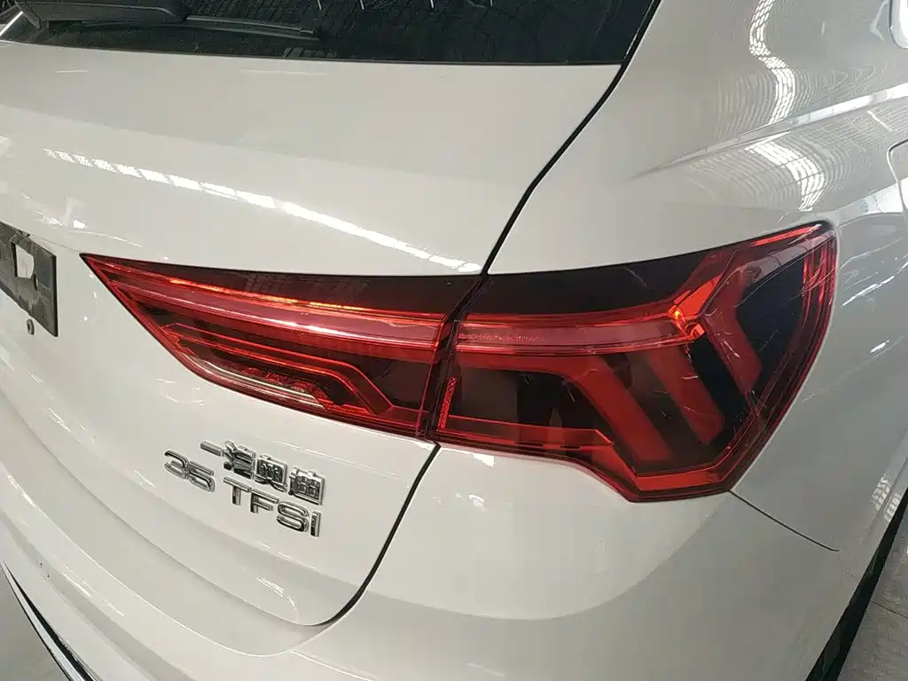 Audi Q3 2023 — фото 24