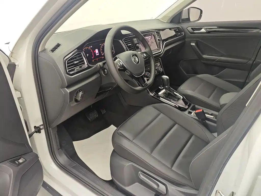 Volkswagen T-Roc 2020 — фото 13