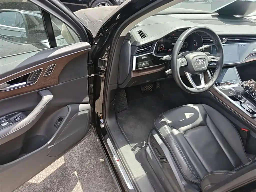 Audi Q7 2024 — фото 16