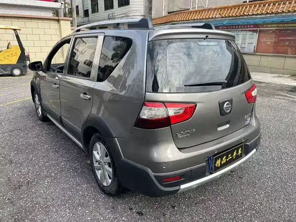 Nissan Livina 2013