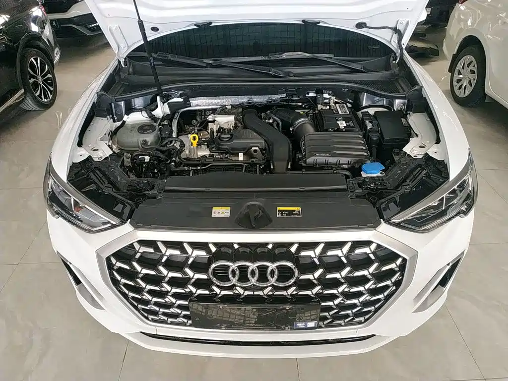 Audi Q3 2023 — фото 16