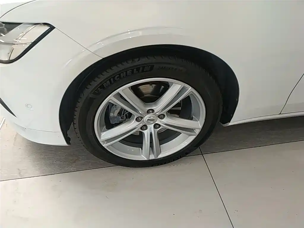 Volvo S90 2018 — фото 23