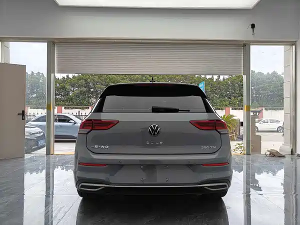 Volkswagen Golf 2021