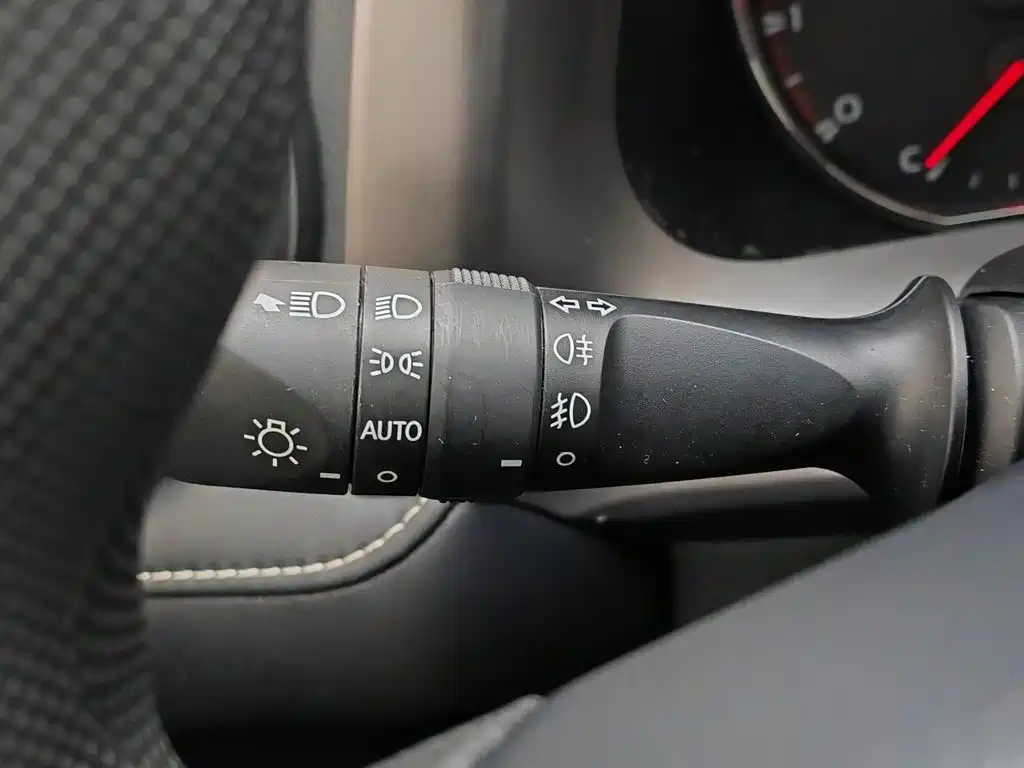 Toyota RAV4 2019 — фото 21