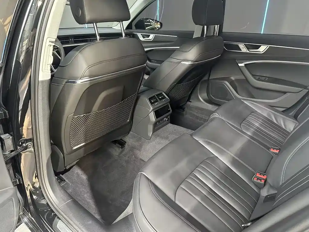 Audi A6L 2023 — фото 10
