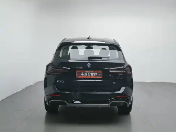 BMW iX3 2024