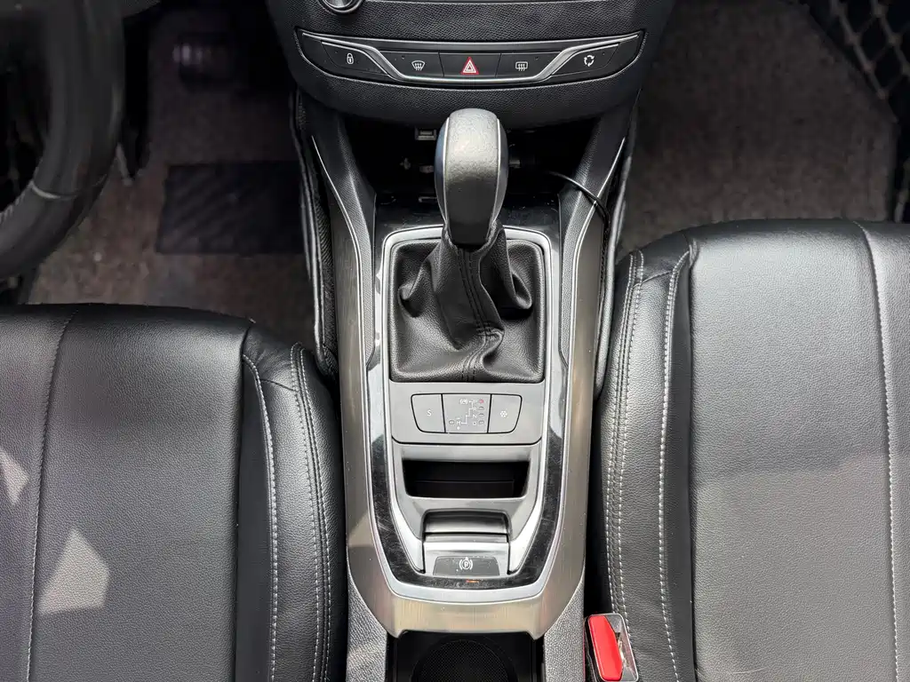 Peugeot 408 2017 — фото 14