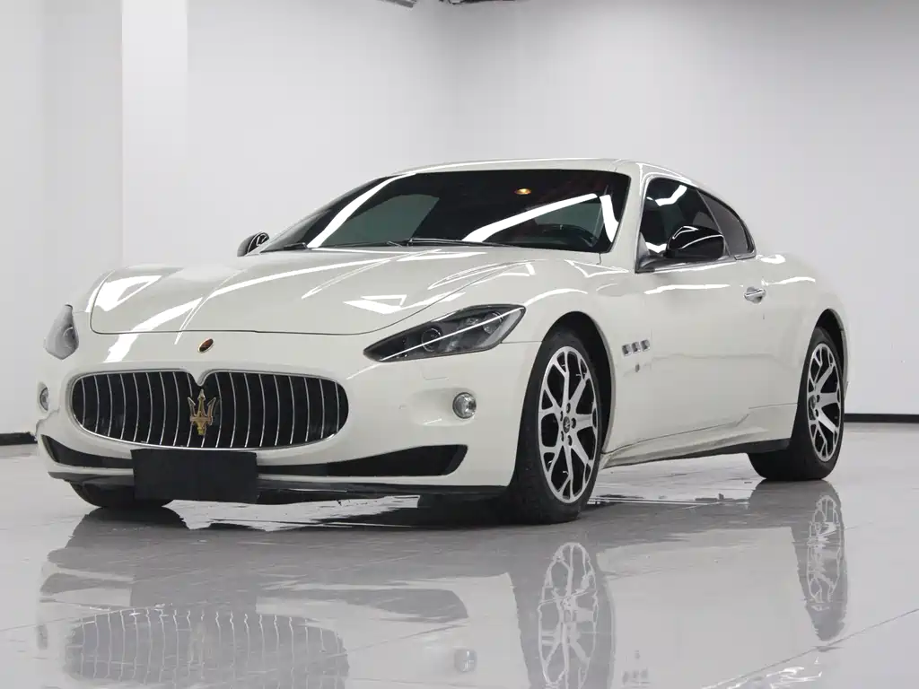 Maserati GranTurismo 2013 — фото 3