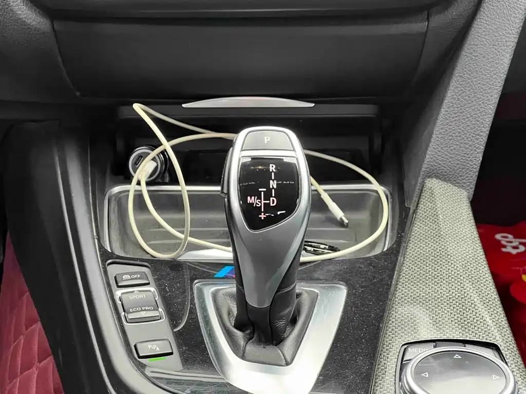 BMW 3 Series 2015 — фото 13