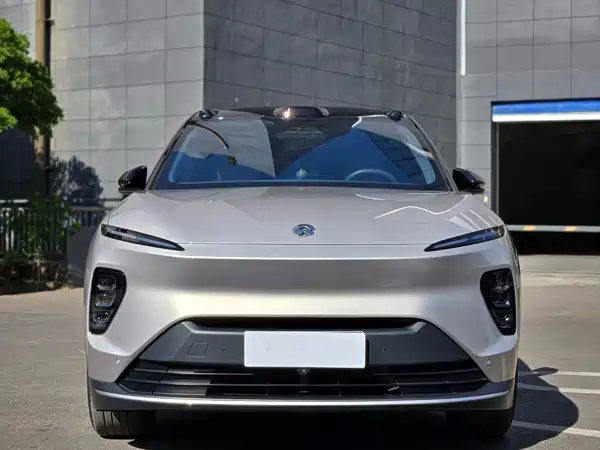 NIO ES8 2023
