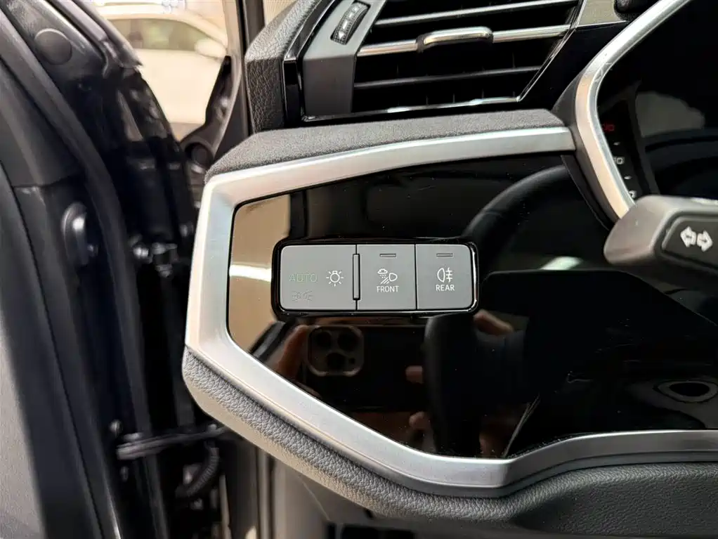 Audi Q3 2023 — фото 14